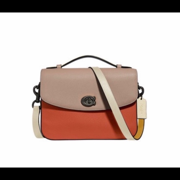 Coach Handbags - ✨COACH Cassie Crossbody✨